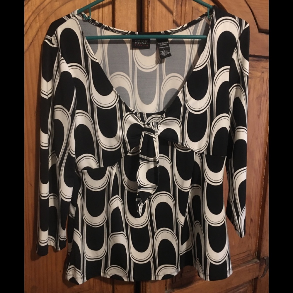 Ladies black and white front tie blouse